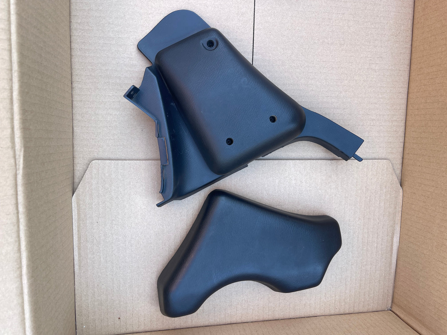 R33 GTR OPTIONAL KNEE PAD
