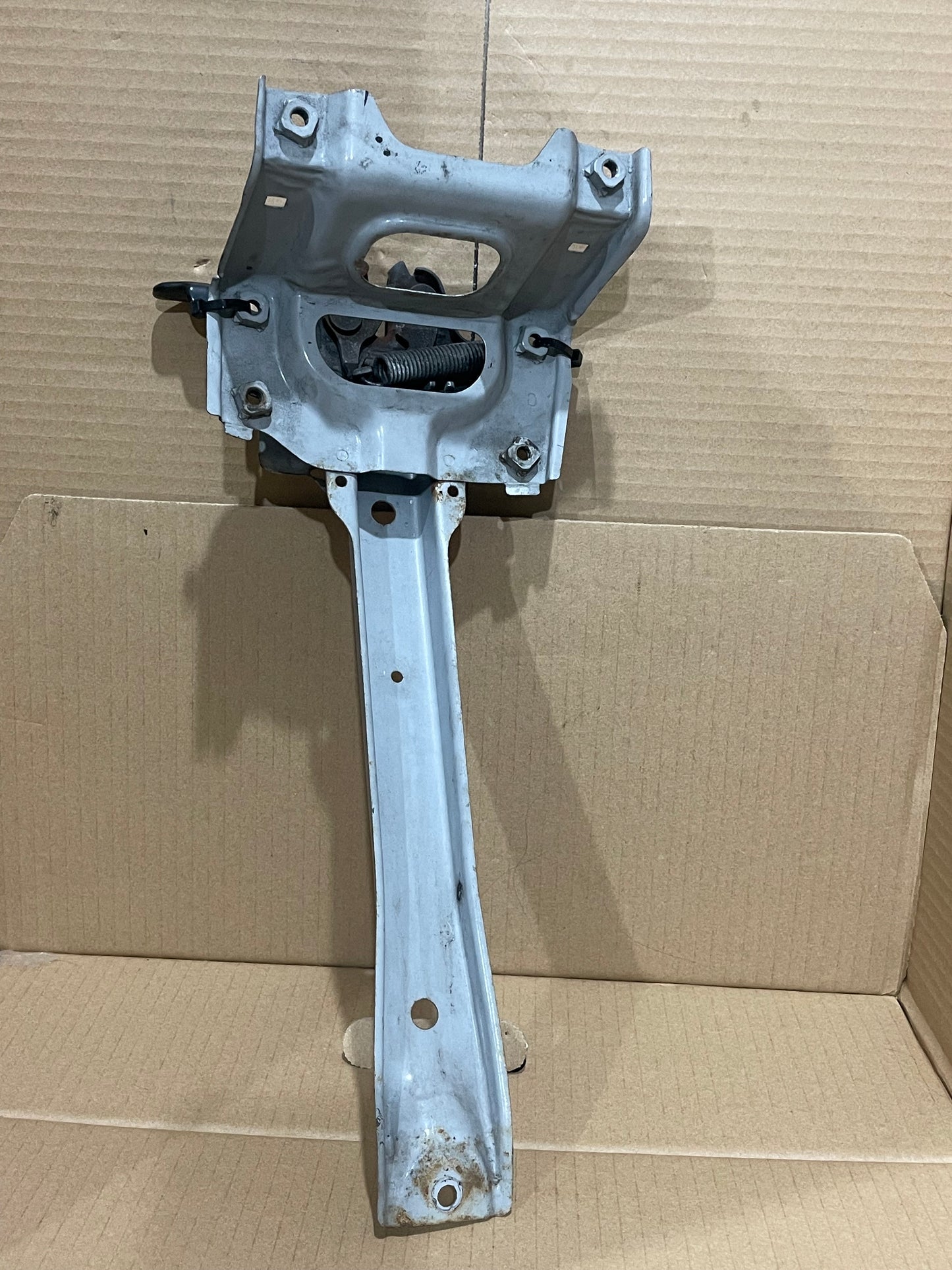 R32 GTR GENUINE BONNET LATCH AND SUPPORT