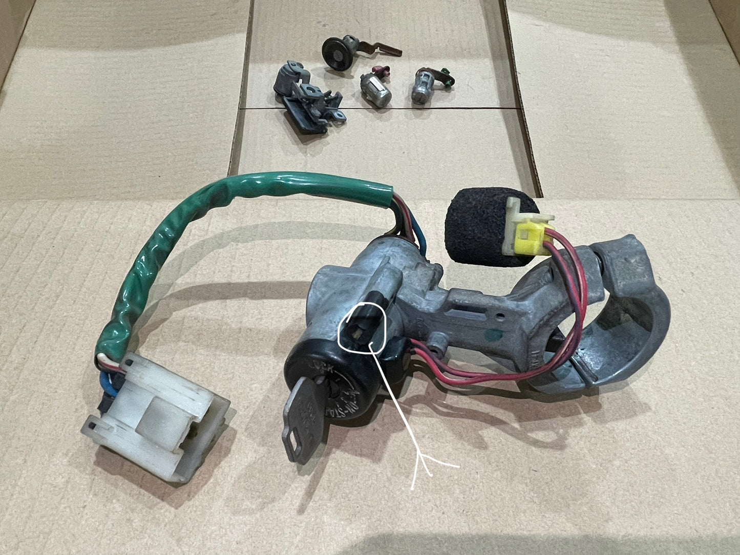 R32 SKYLINE IGNITION AND LOCK SET