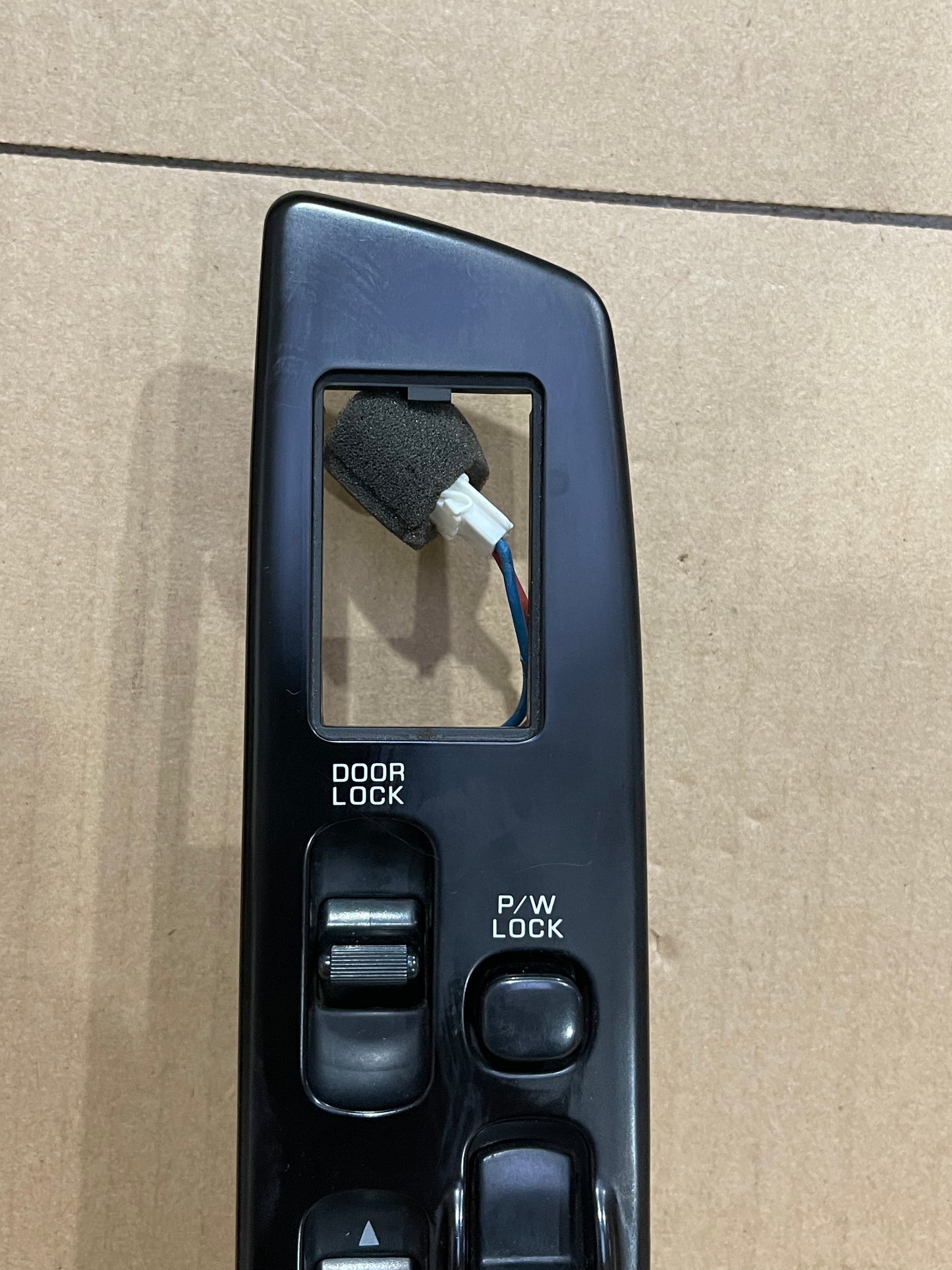 R32 HCR32 SKYLINE SEDAN WINDOW SWITCH
