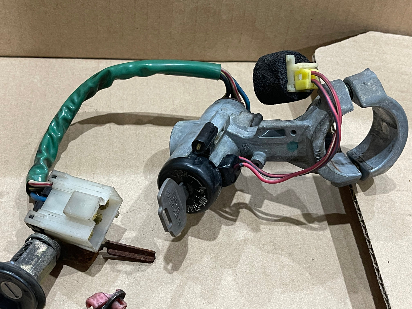 R32 SKYLINE IGNITION AND LOCK SET