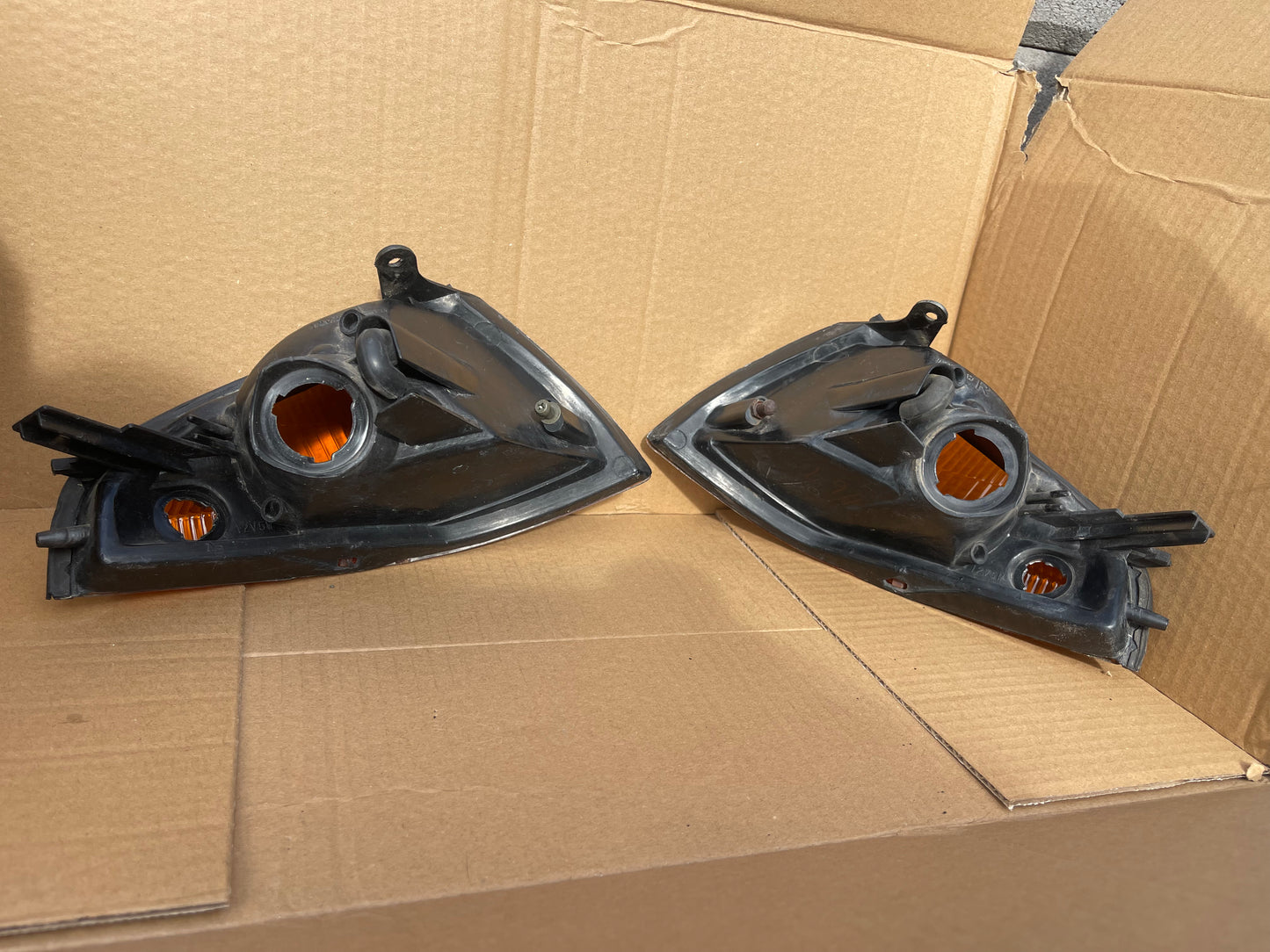 R32 OEM AMBER CORNER INDICATOR PAIR