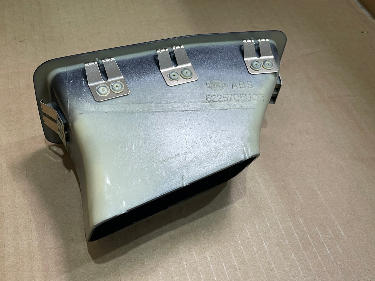 R32 GTR N1 BUMPER VENT LEFT SIDE ONLY