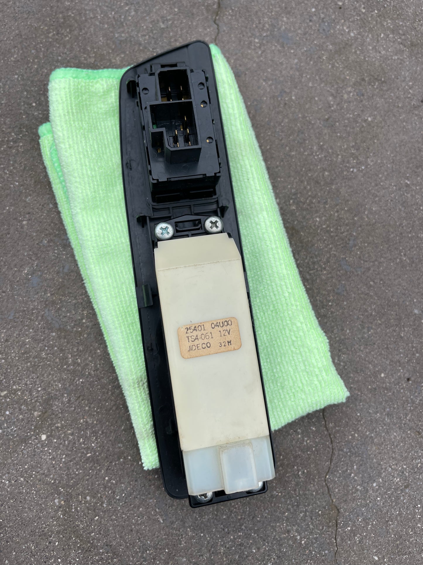 R32 GTR GTST COUPE WINDOW SWITCH