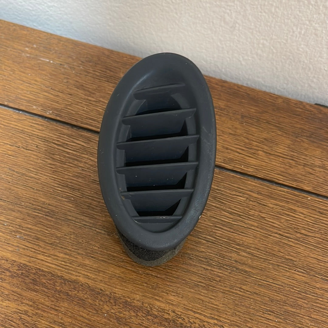 R32 GTR GTST RIGHT SIDE SMALL VENT