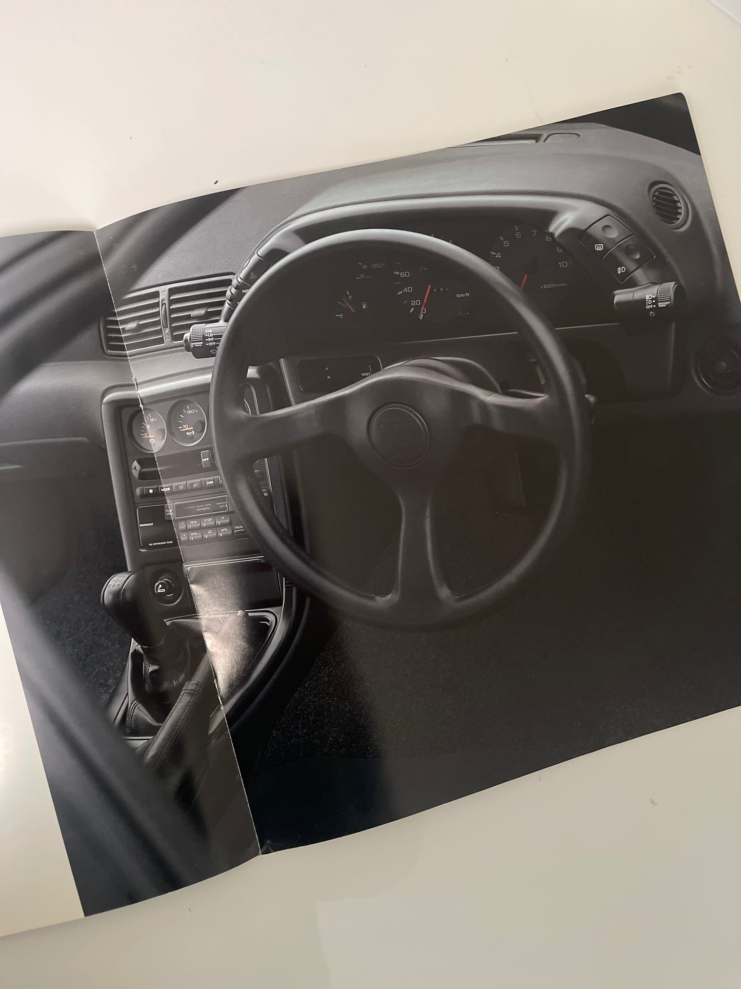 R32 FACTORY DEALERS BROCHURE