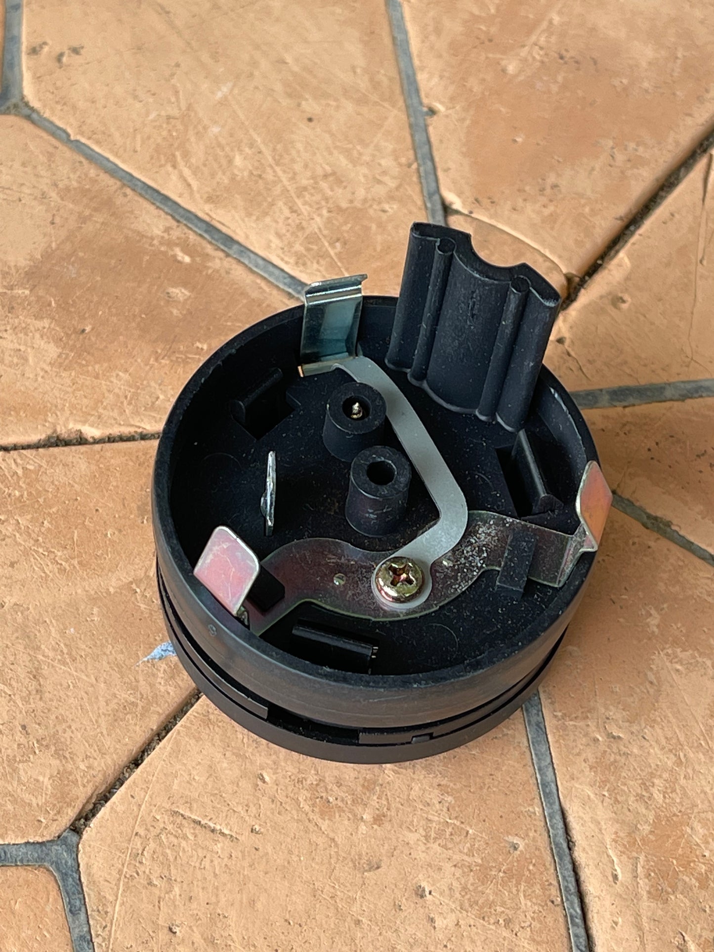 Nissan SKYLINE R32 GTS GTST STEERING WHEEL HORN BUTTON