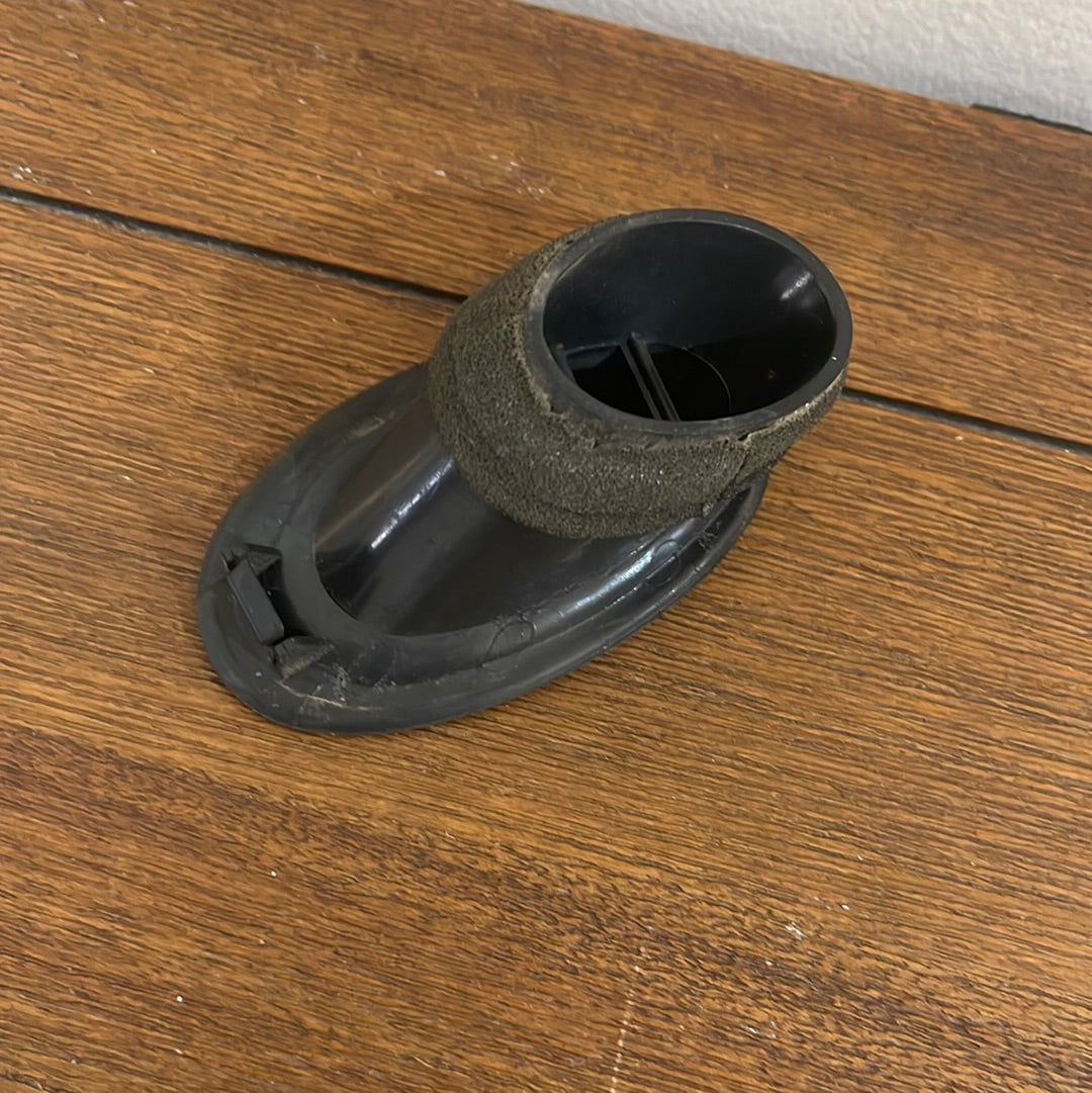 R32 GTR GTST RIGHT SIDE SMALL VENT