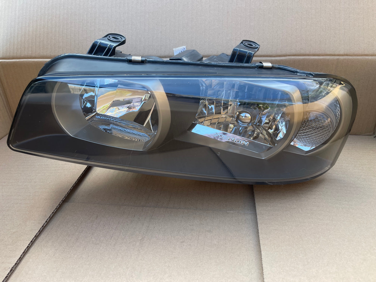 R34 SERIES 1 XENON HEDLIGHT