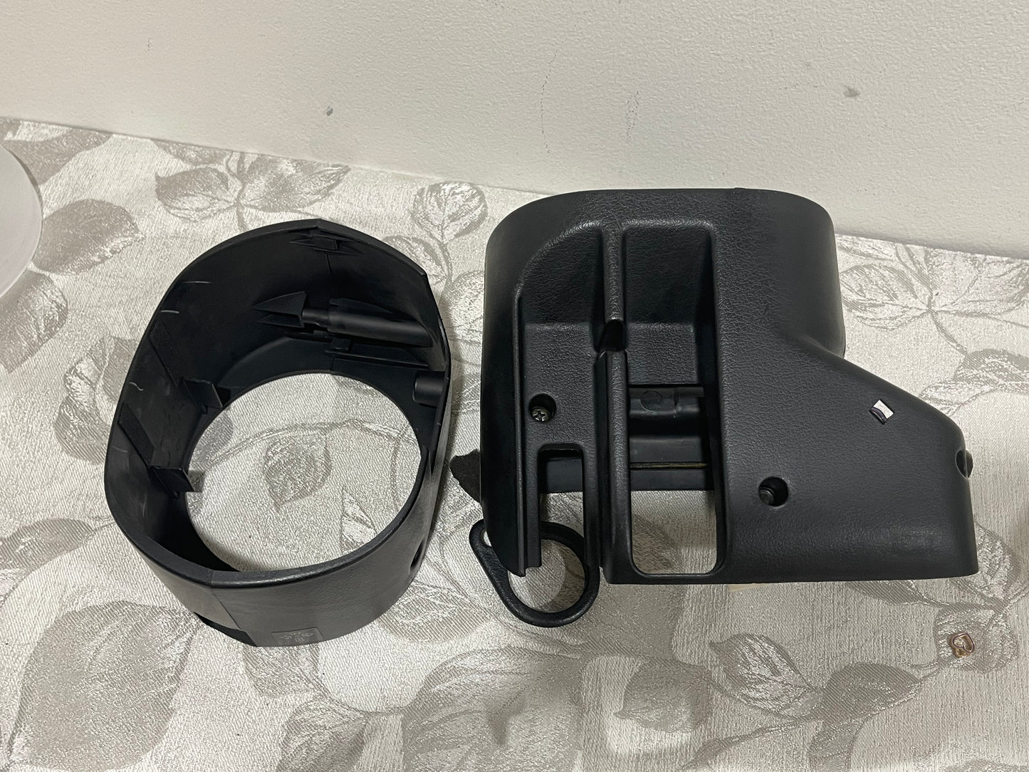 R32 GTR STEERING SURROUND