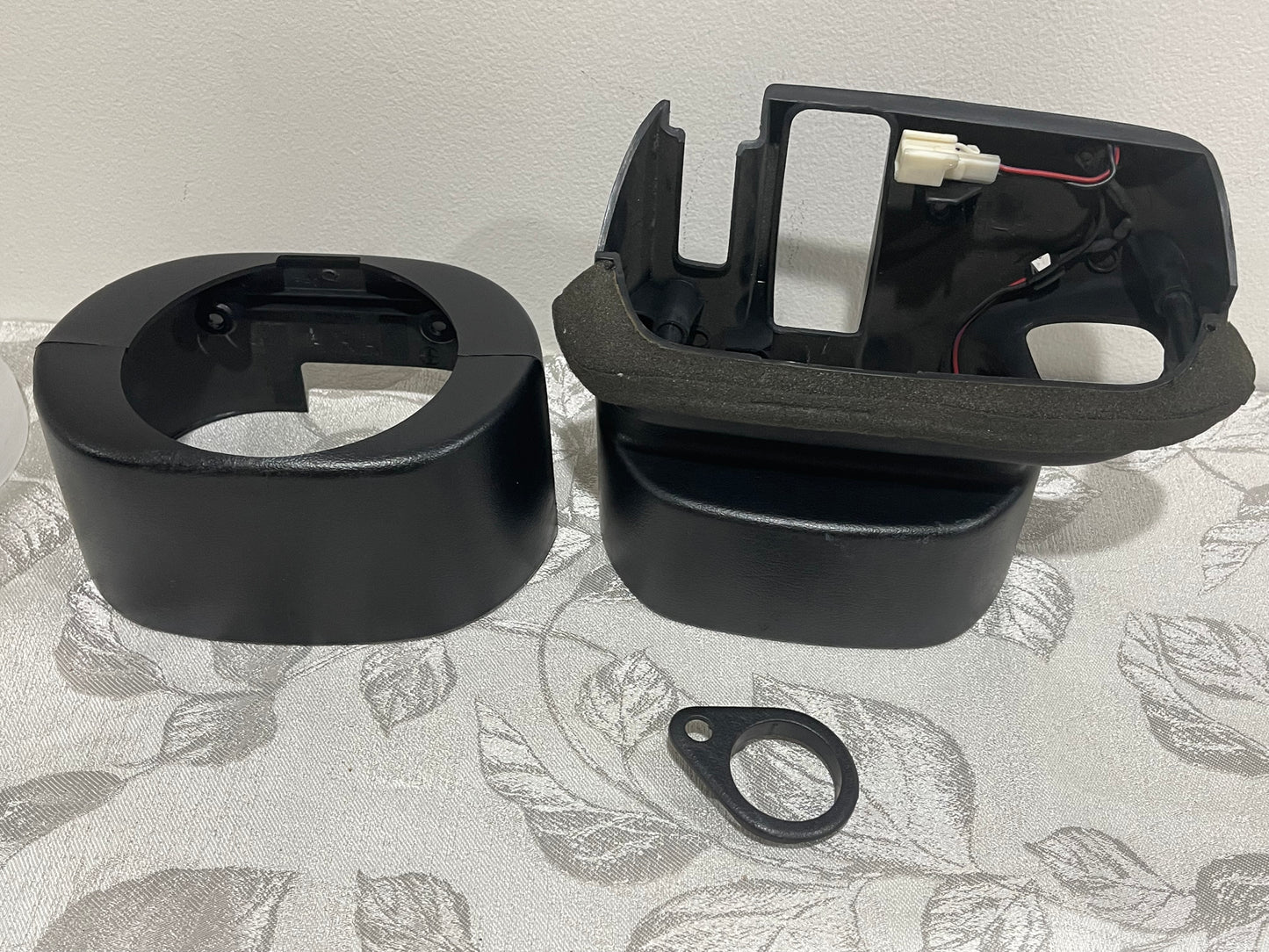 R32 GTR STEERING SURROUND