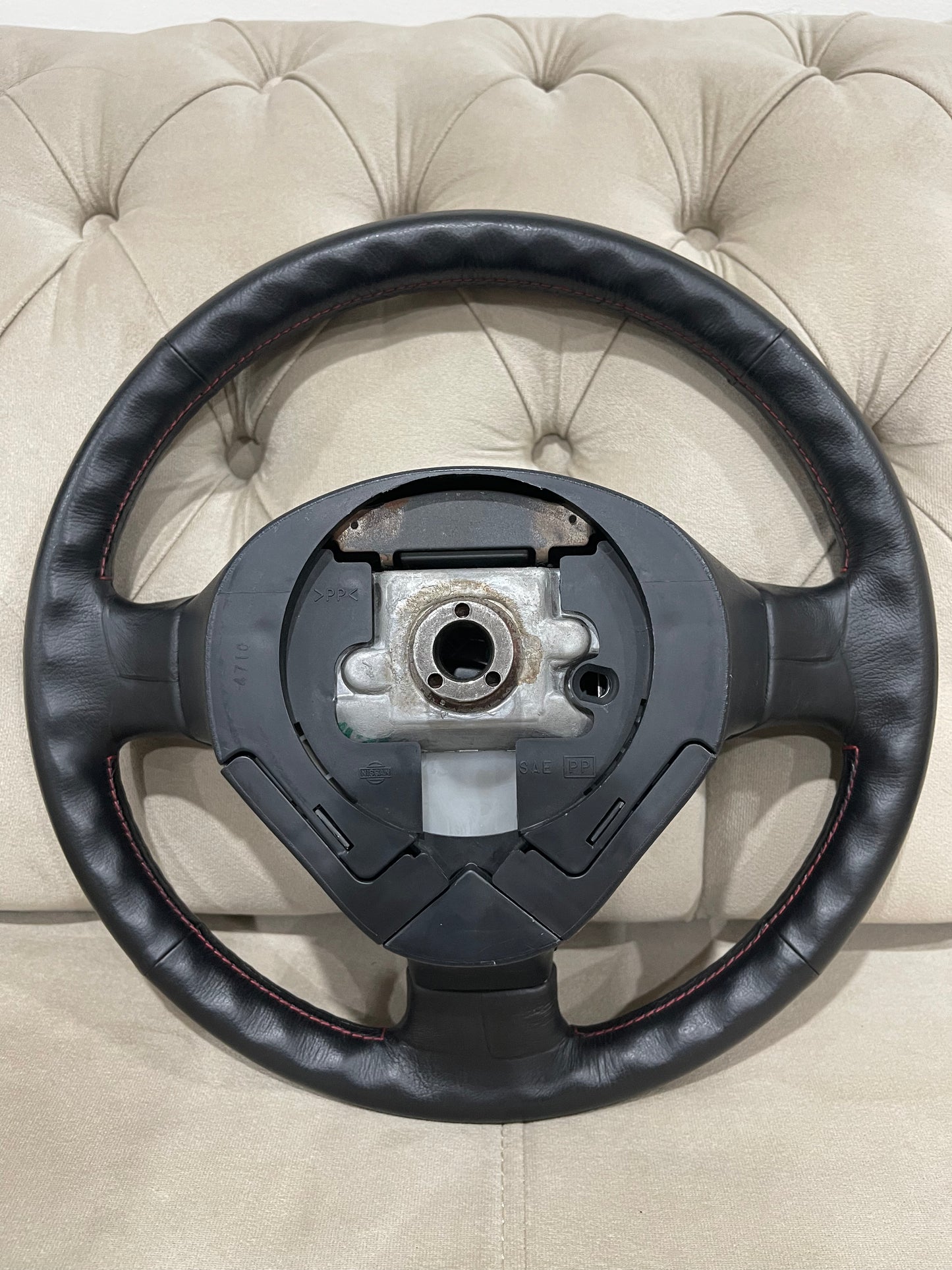 R34 GTR RED STICH STEERING WHEEL