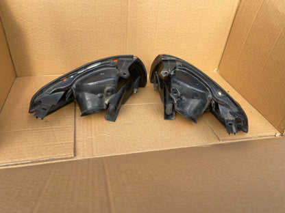 R32 OEM AMBER CORNER INDICATOR PAIR