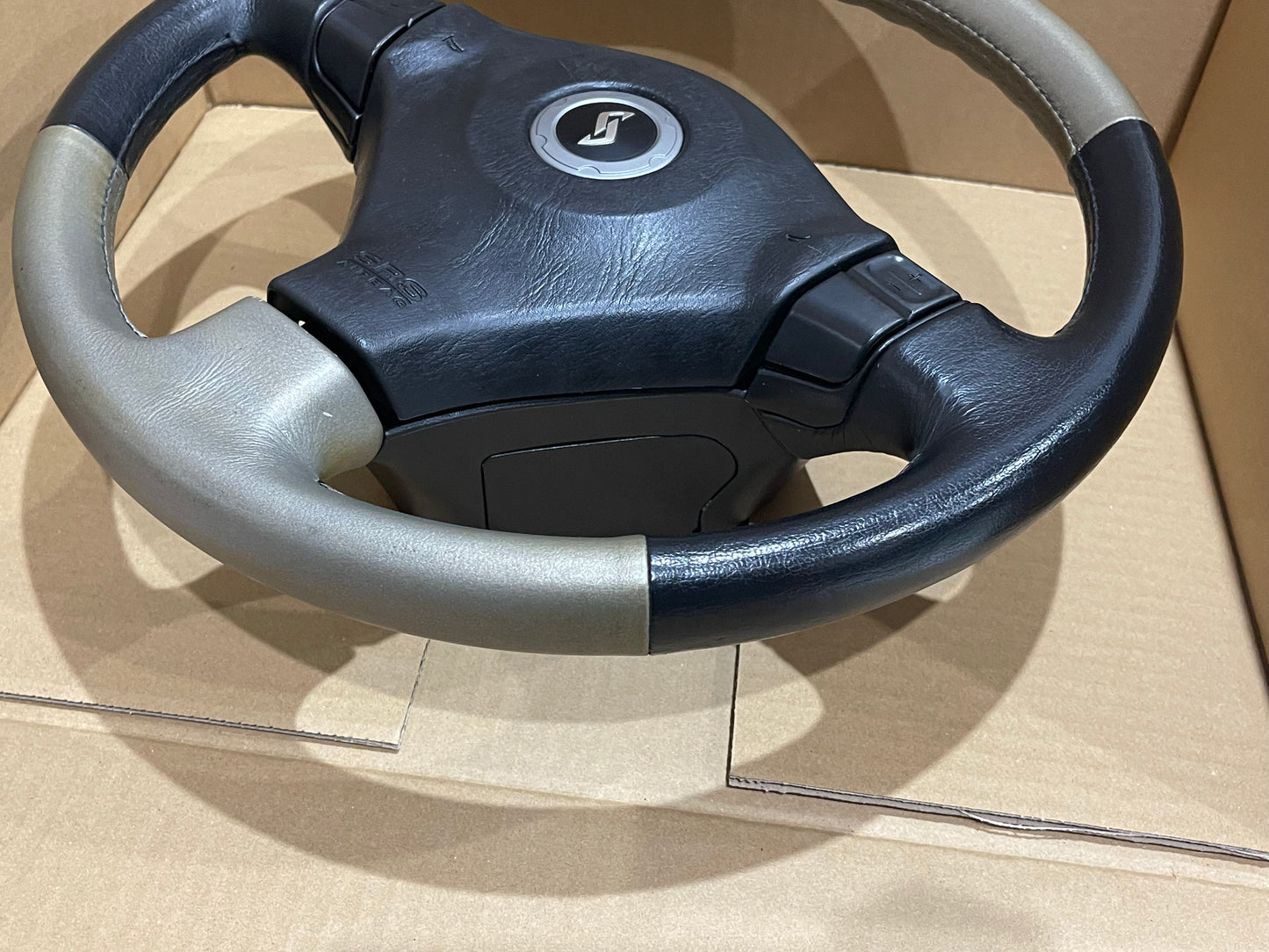 NISSAN SKYLINE R34 SERIES-2 STEERING WHEEL (W26)