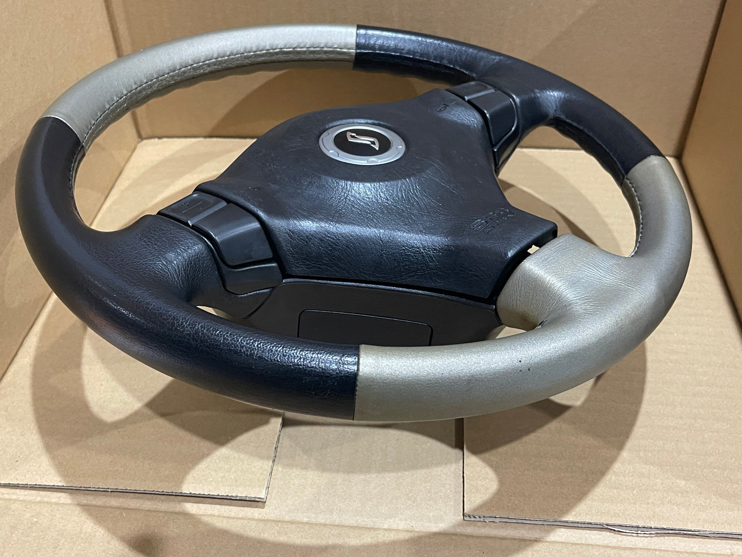 NISSAN SKYLINE R34 SERIES-2 STEERING WHEEL (W26)