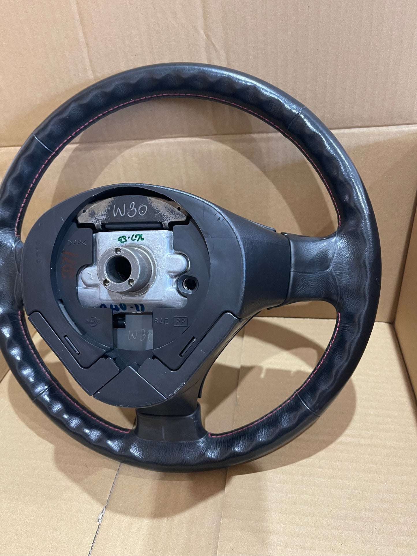 Nissan Skyline R34 Auto Series-1 Steering Wheel (W30)