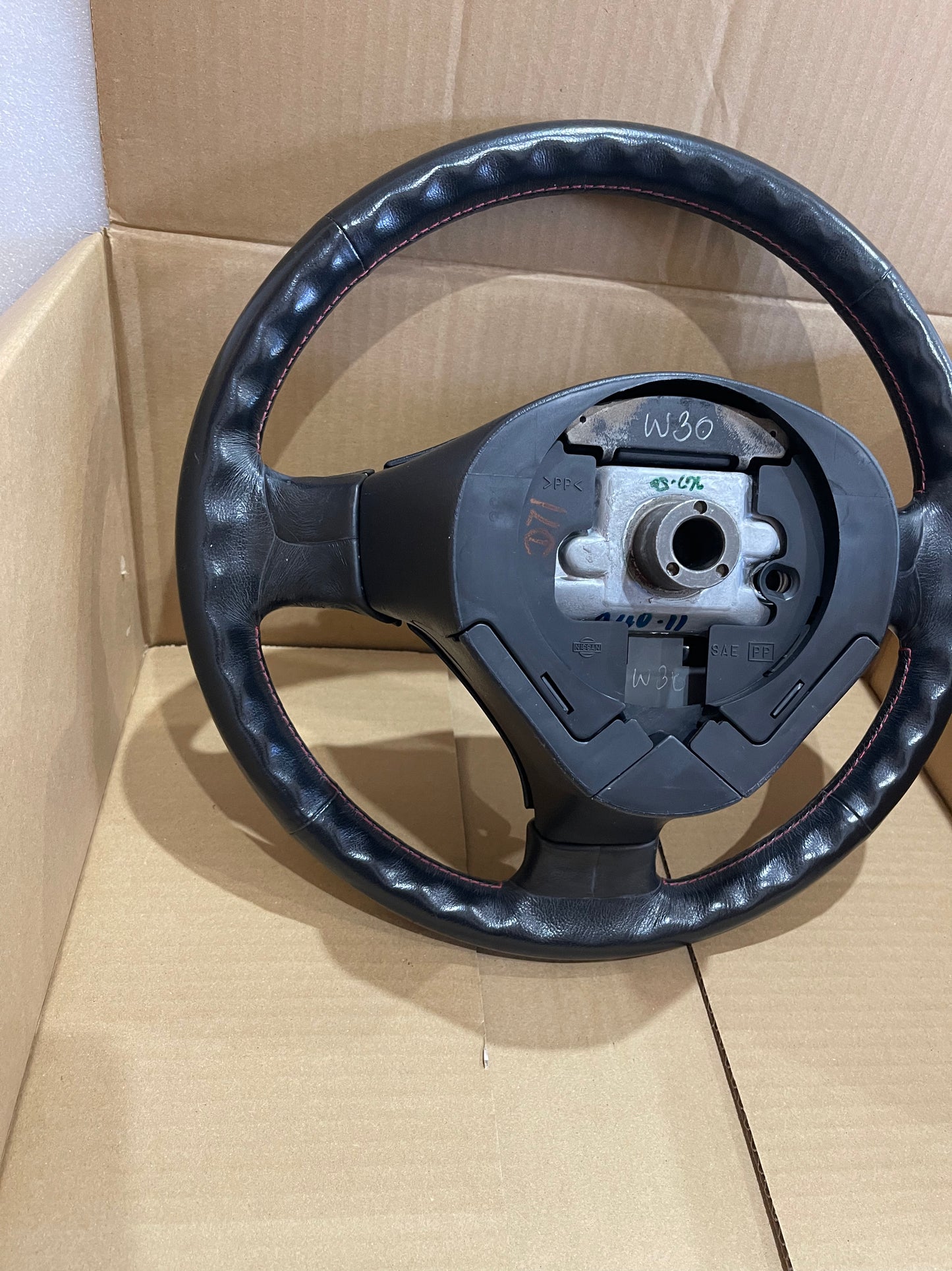 Nissan Skyline R34 Auto Series-1 Steering Wheel (W30)
