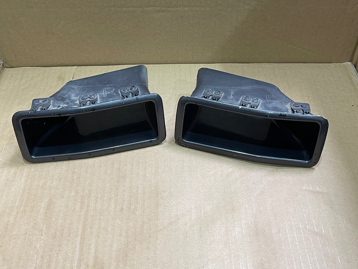 R32 GTR GENUINE N1 BUMPER VENT
